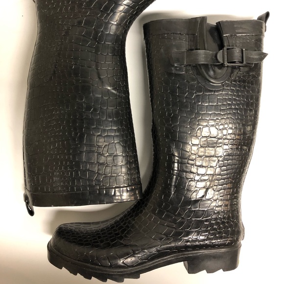 Capelli of New York Shoes - Women’s Crocodile Texture Rainboots